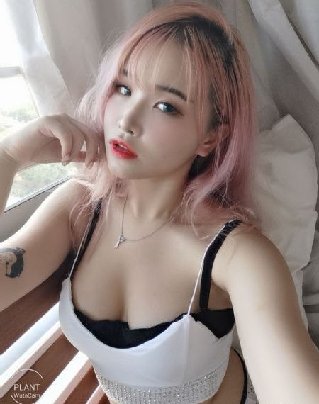 校花不着寸缕h_4K高清完整版播放