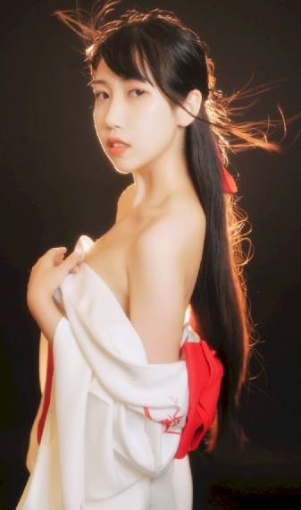重返荣耀_JVID性感写真